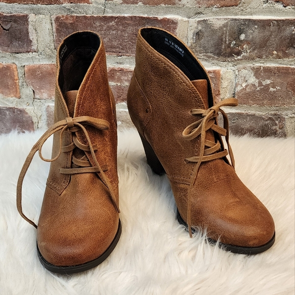 Clarks Artisan Alpine Melt Cognac Leather Booties, Size 11M - Picture 9 of 17